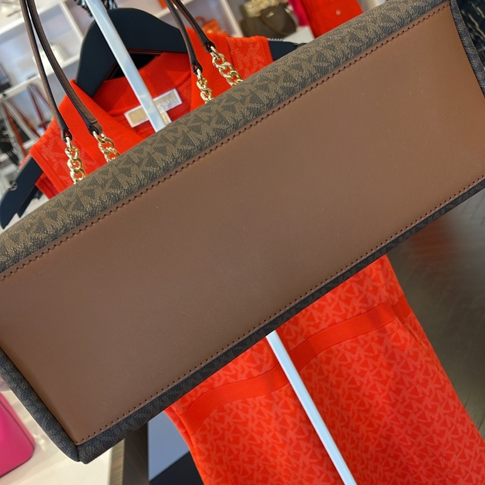 Michael Kors Whitney Medium Signature Logo Tote Shoulder Bag
Brown 
NWT - Picture 16 of 16